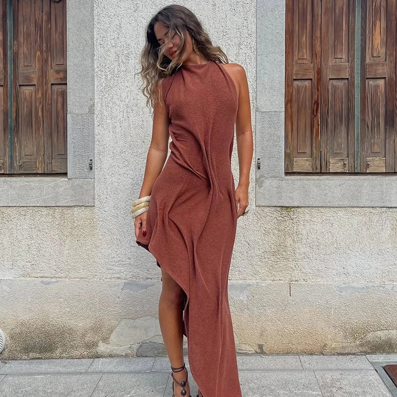 Robe Longue Romantique Halter Froncée & Asymmétrique – Dos Nu, Souple & Élégante
