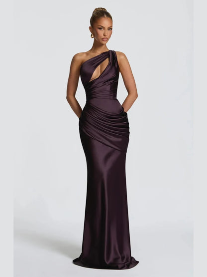 Robe Longue Sirène en Satin Froncé – Épaule Asymmétrique & Découpe | Coupe Slim Luxe 2026