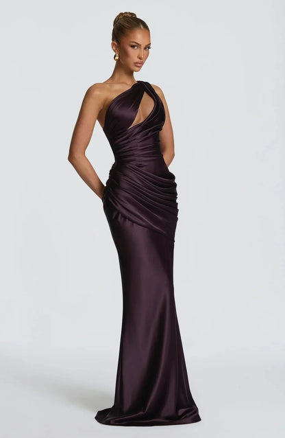 Robe Longue Sirène en Satin Froncé – Épaule Asymmétrique & Découpe | Coupe Slim Luxe 2026