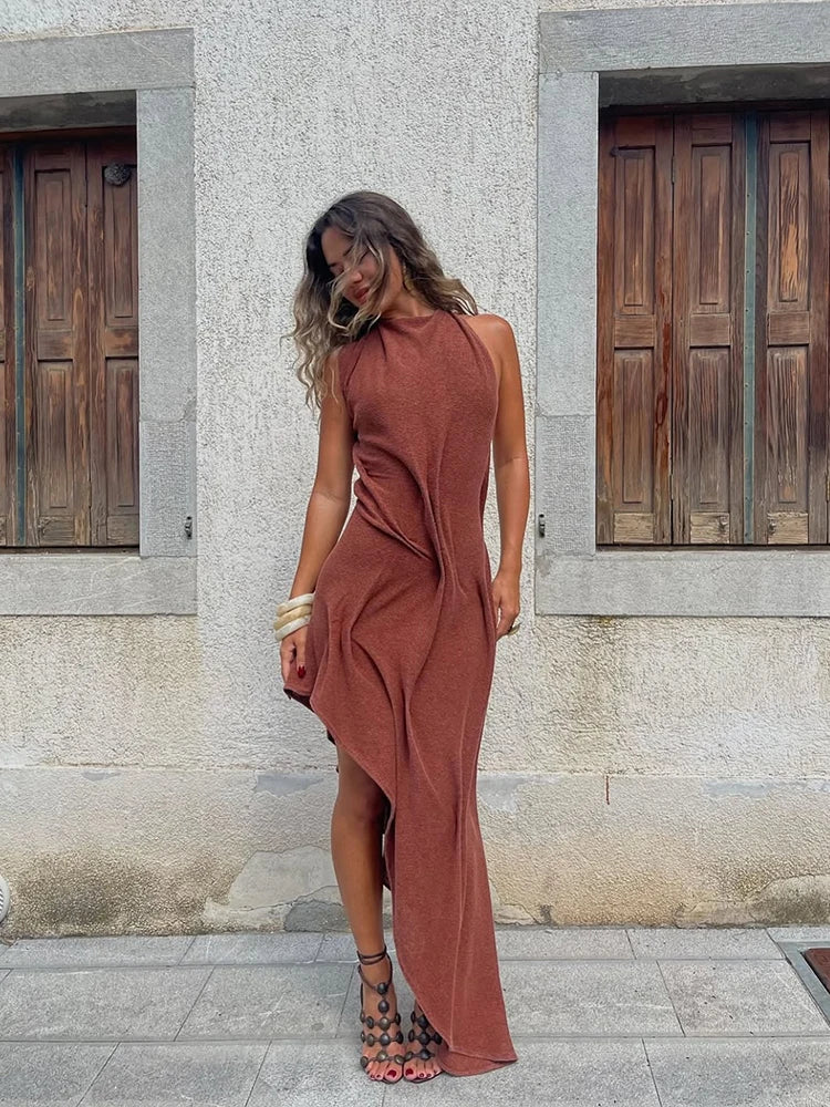 Robe Longue Romantique Halter Froncée & Asymmétrique – Dos Nu, Souple & Élégante