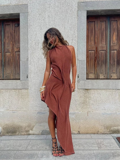 Robe Longue Romantique Halter Froncée & Asymmétrique – Dos Nu, Souple & Élégante