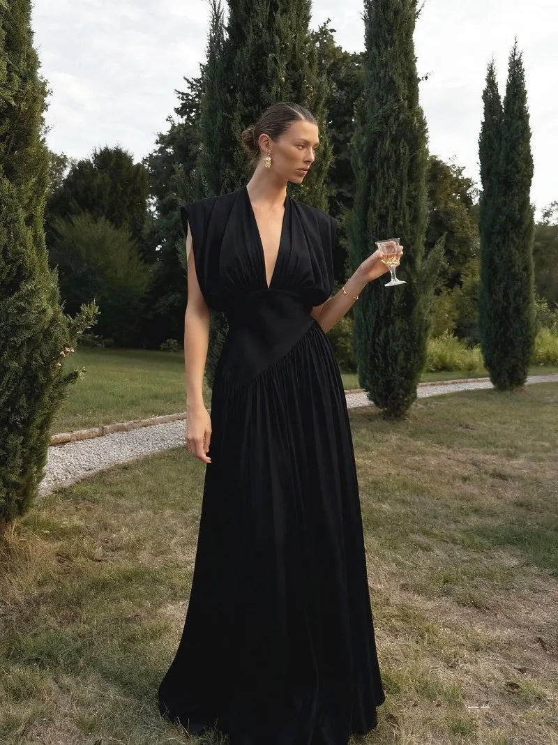 Robe Longue Élégante en Satin – Col V Plongeant, Fente Haute & Fluide | Invitée Mariage Luxe 2026