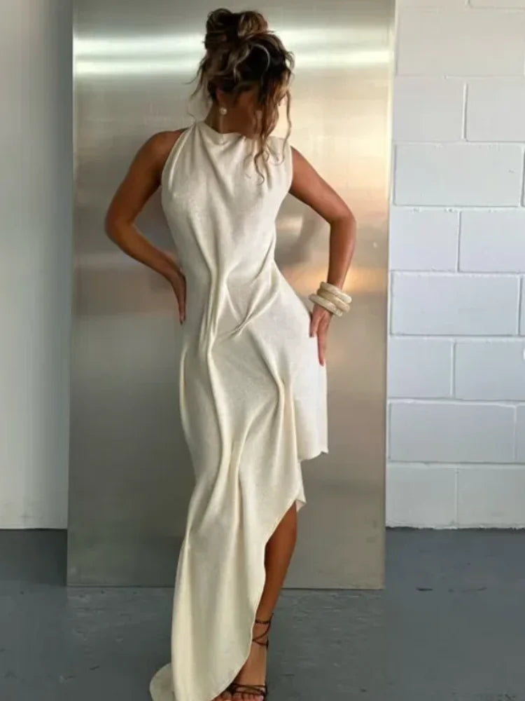 Robe Longue Romantique Halter Froncée & Asymmétrique – Dos Nu, Souple & Élégante