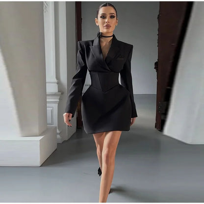 Robe Tailleur Cintrée à Revers – Manches Longues, Mini Élégante & Polyvalente