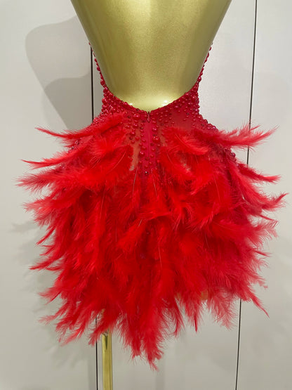 Robe Courte Luxe – Strass, Perles & Plumes | Halter Dos Nu | Gala, Anniversaire & Scène