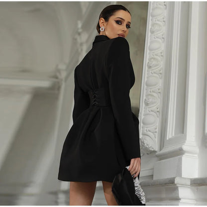 Robe Tailleur Cintrée à Revers – Manches Longues, Mini Élégante & Polyvalente