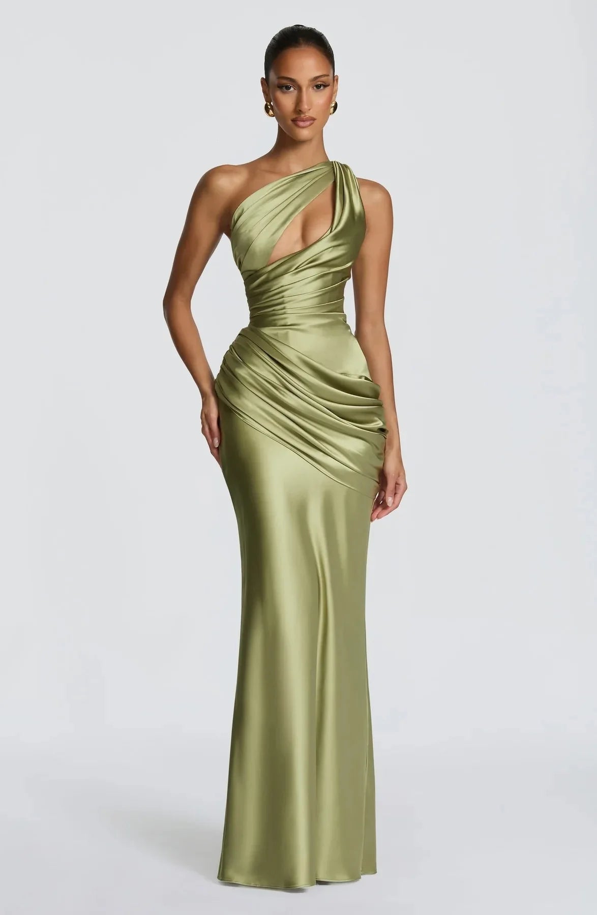 Robe Longue Sirène en Satin Froncé – Épaule Asymmétrique & Découpe | Coupe Slim Luxe 2026