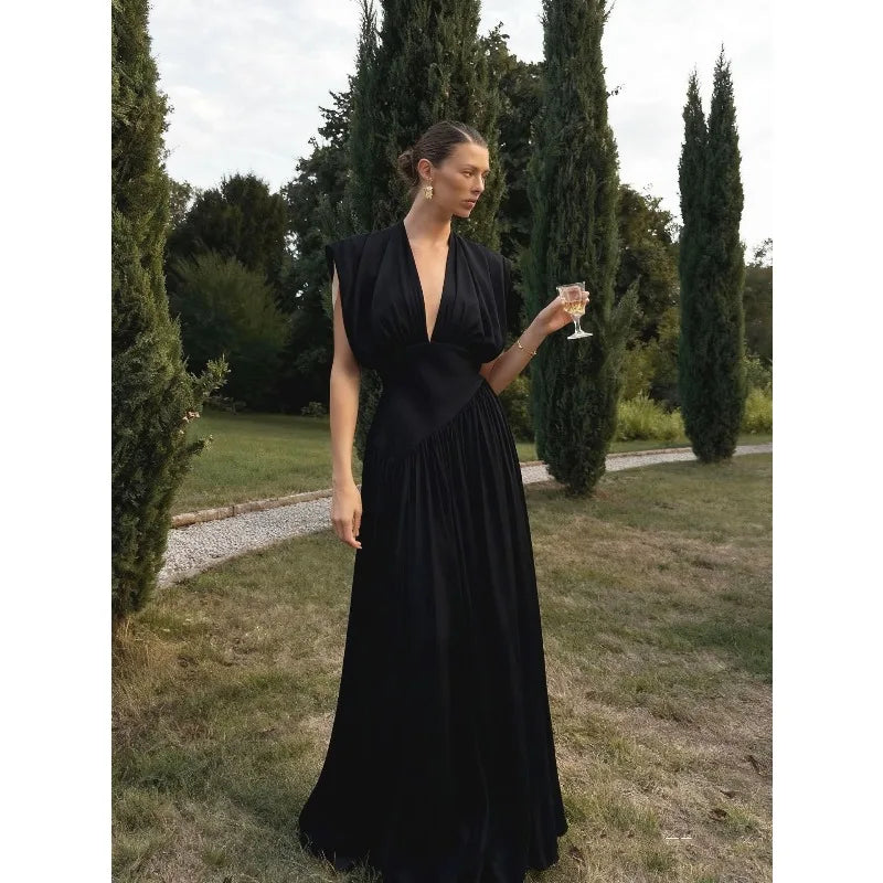 Robe Longue Élégante en Satin – Col V Plongeant, Fente Haute & Fluide | Invitée Mariage Luxe 2026