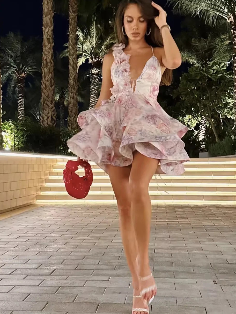 Robe de Cérémonie Luxe – Fleurs 3D, Volants & Col V