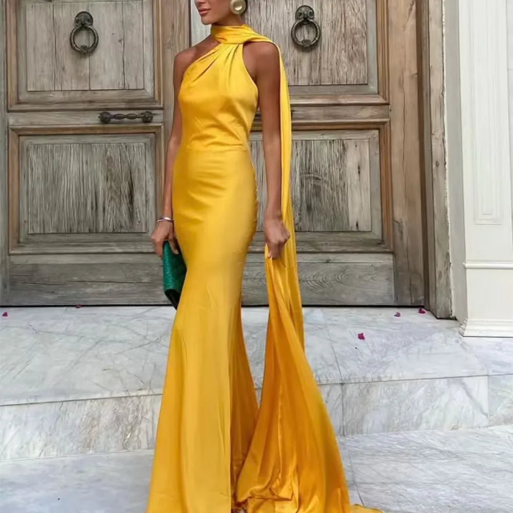 Robe Longue Satin de Soie Luxe – Col Halter, Dos Nu & Sans Manches | Gala & Cérémonie