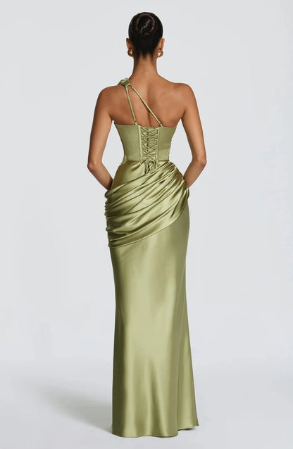 Robe Longue Sirène en Satin Froncé – Épaule Asymmétrique & Découpe | Coupe Slim Luxe 2026