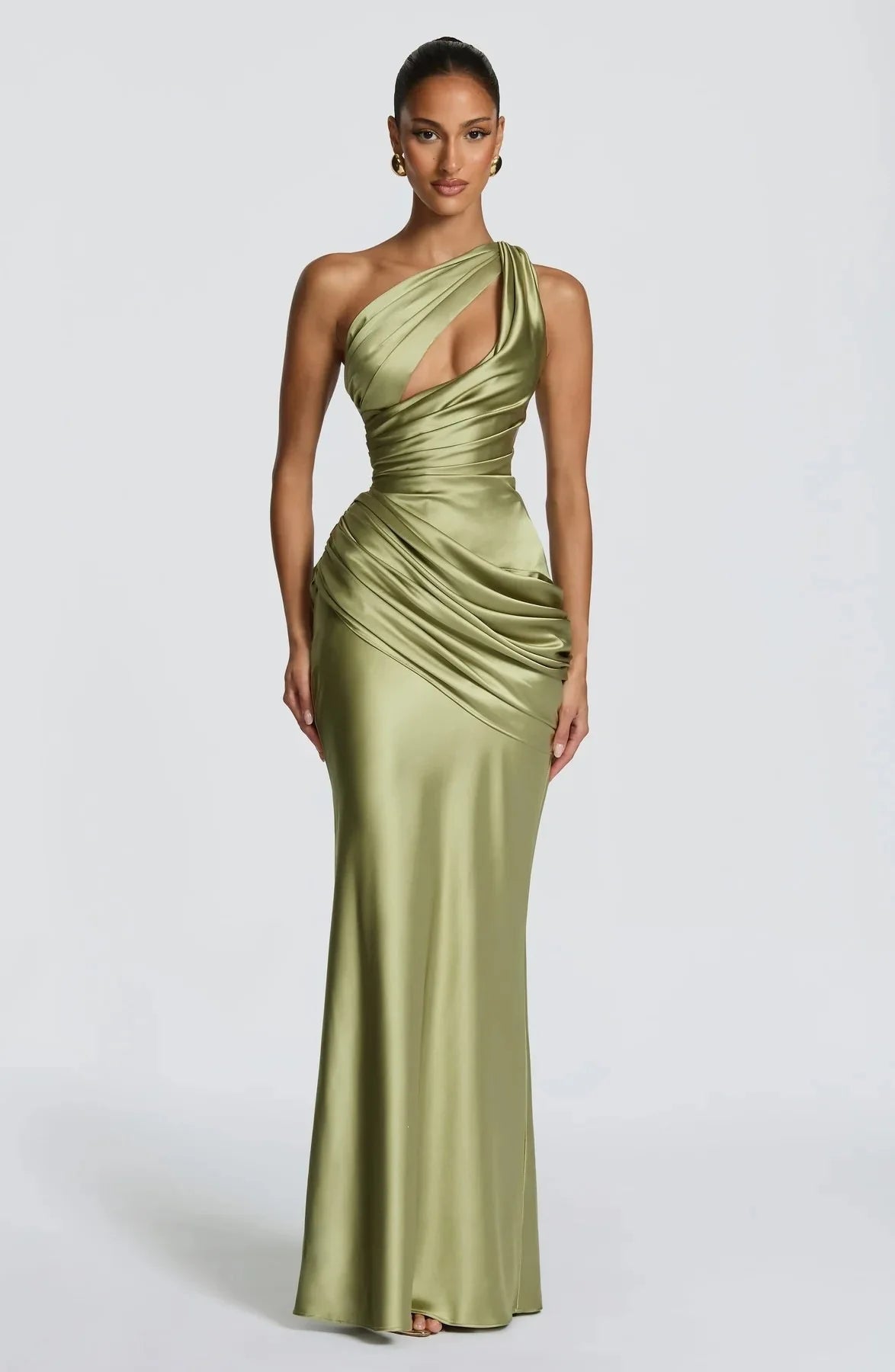 Robe Longue Sirène en Satin Froncé – Épaule Asymmétrique & Découpe | Coupe Slim Luxe 2026