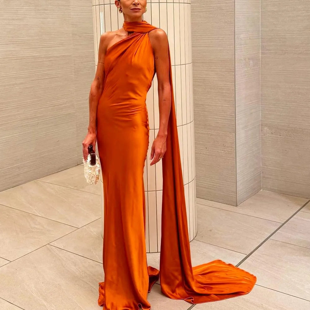 Robe Longue Satin de Soie Luxe – Col Halter, Dos Nu & Sans Manches | Gala & Cérémonie