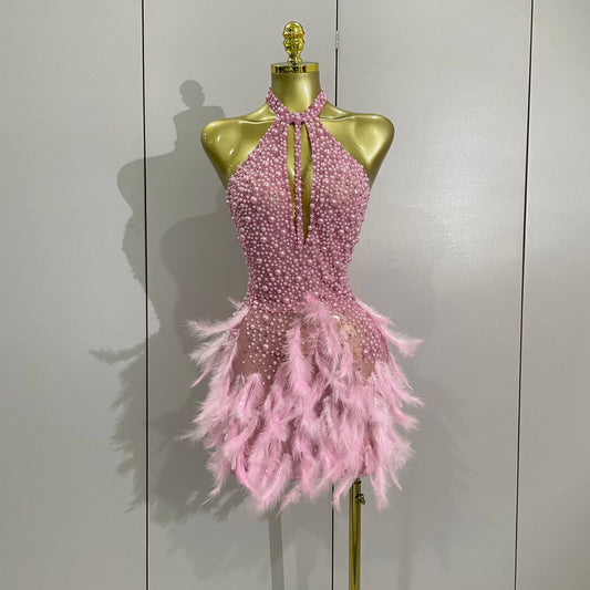 Robe Courte Luxe – Strass, Perles & Plumes | Halter Dos Nu | Gala, Anniversaire & Scène
