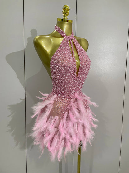 Robe Courte Luxe – Strass, Perles & Plumes | Halter Dos Nu | Gala, Anniversaire & Scène